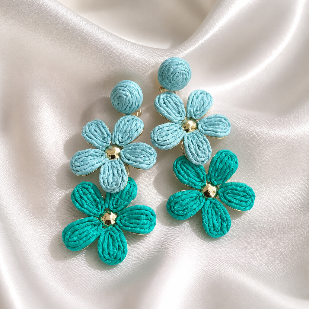 Boucles d'oreilles "Fleurs Bohèmes" en Raphia – Plaqué Or & Acier Inoxydable .
