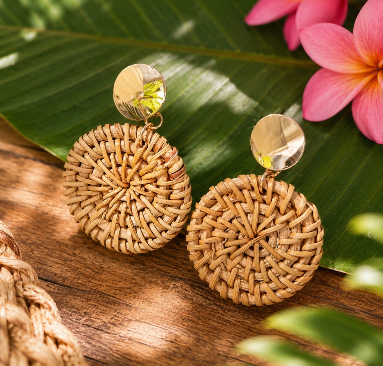 Sac Bohème Chic – Sac Seau Tressé & Boucles d'oreilles Rotin assorties