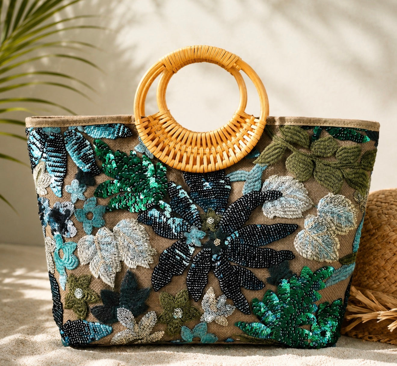 Sac Panier Bohème-Chic Brodé de Sequins – Éclat Floral d'Été