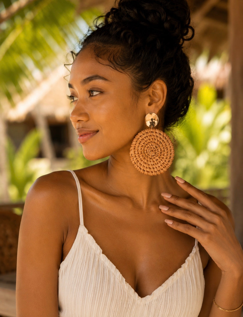 Sac Bohème Chic – Sac Seau Tressé & Boucles d'oreilles Rotin assorties