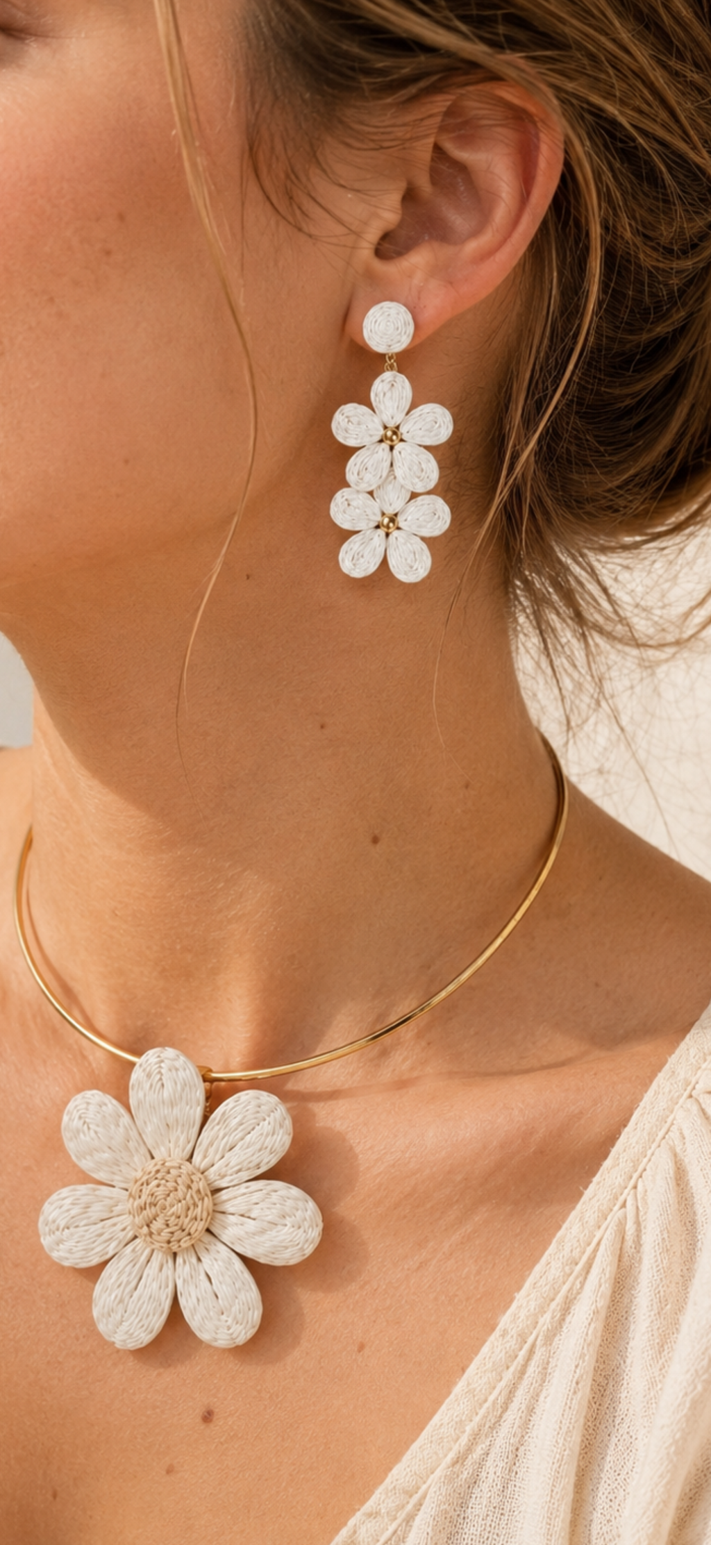 Boucles d'Oreilles Pendantes Doubles Fleurs en Raphia – Style Bohème & Vacances