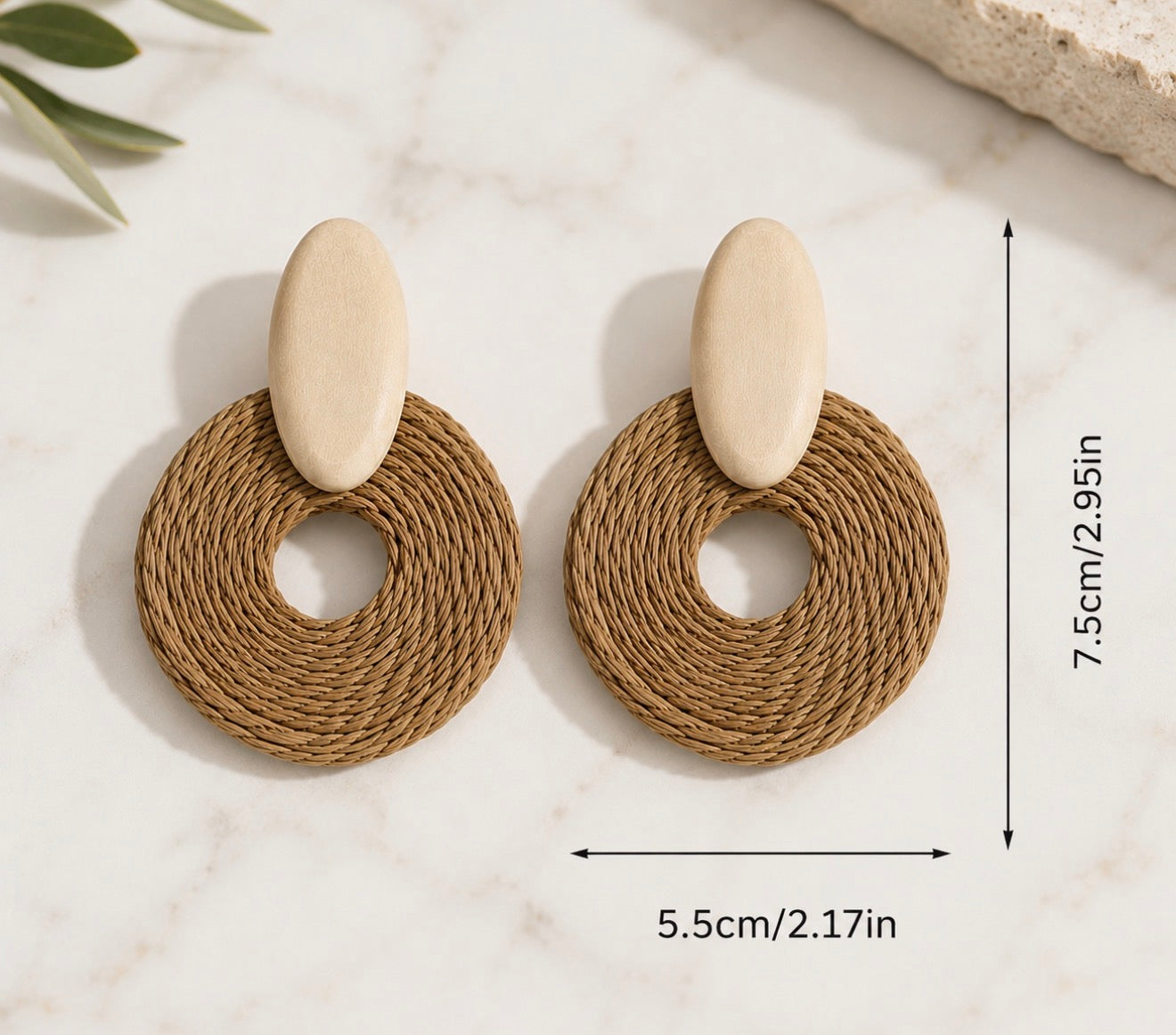 Grandes Boucles d'Oreilles Rondes Vintage – Éclat Raphia & Naturel