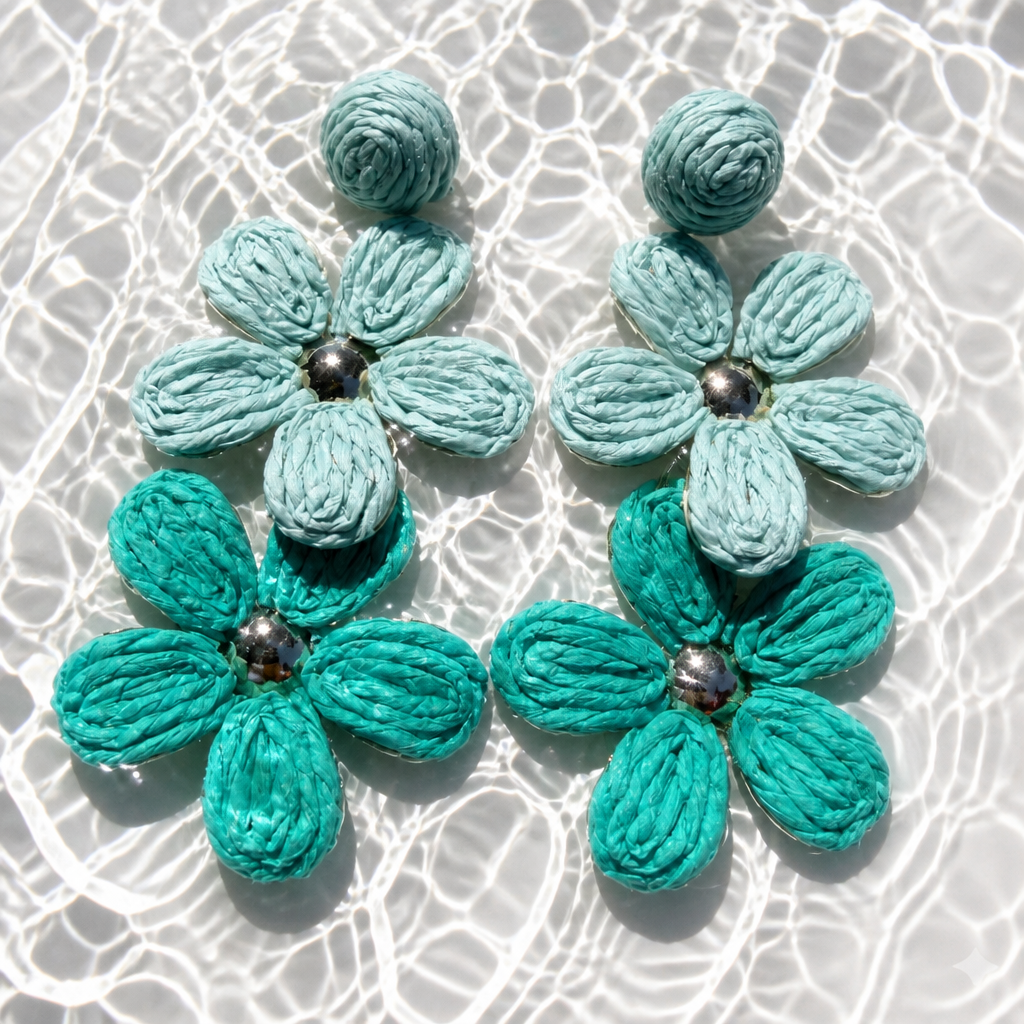 Boucles d'oreilles "Fleurs Bohèmes" en Raphia – Plaqué Or & Acier Inoxydable .