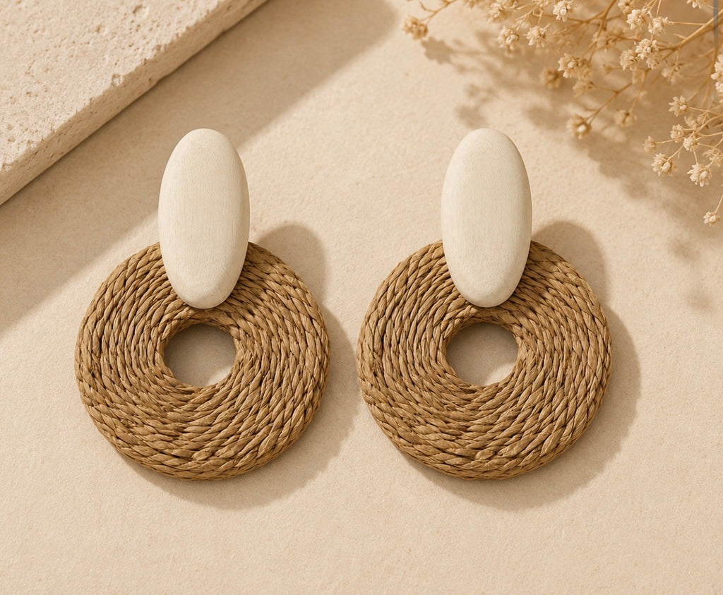 Grandes Boucles d'Oreilles Rondes Vintage – Éclat Raphia & Naturel