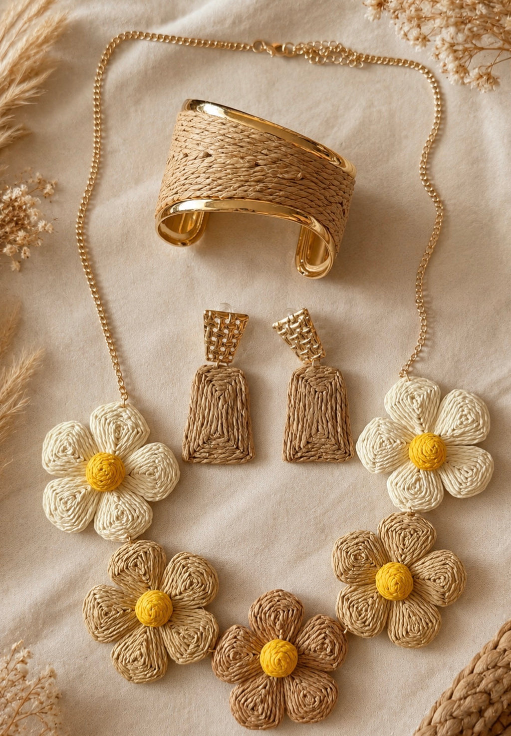 Ensemble Parure Bohème "Douceur Solaire" – Collier Floral, Bracelet Jonc & Boucles d'Oreilles