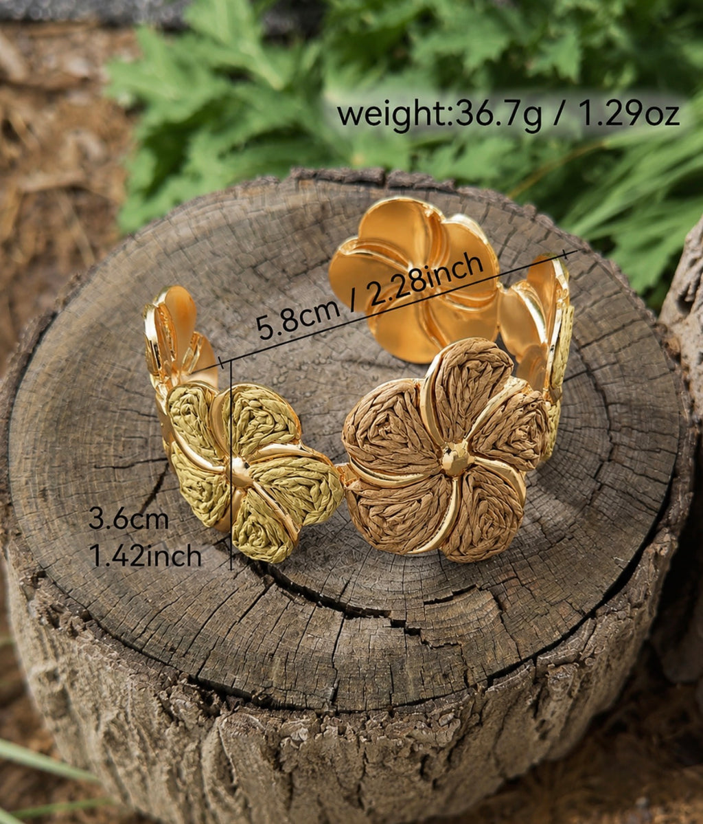 Bracelet Manchette Ajustable en Raphia Tissé et Doré – Collection Été Bohème Chic